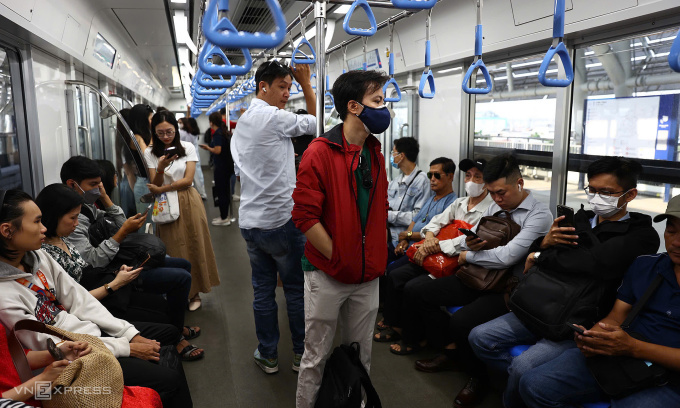 Hai nhóm khách xóa tan nghi ngờ ‘bù lỗ cho metro Bến Thành – Suối Tiên’