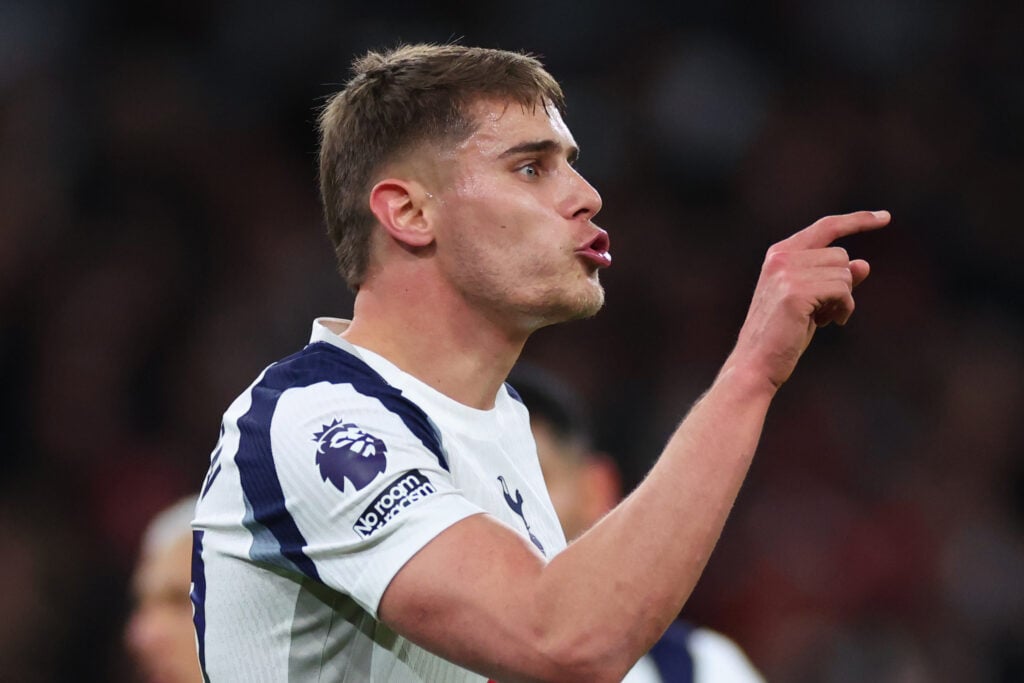 gettyimages-2247555327-1024x683-1 Micky van de Ven during Arsenal v Tottenham Hotspur - Premier League