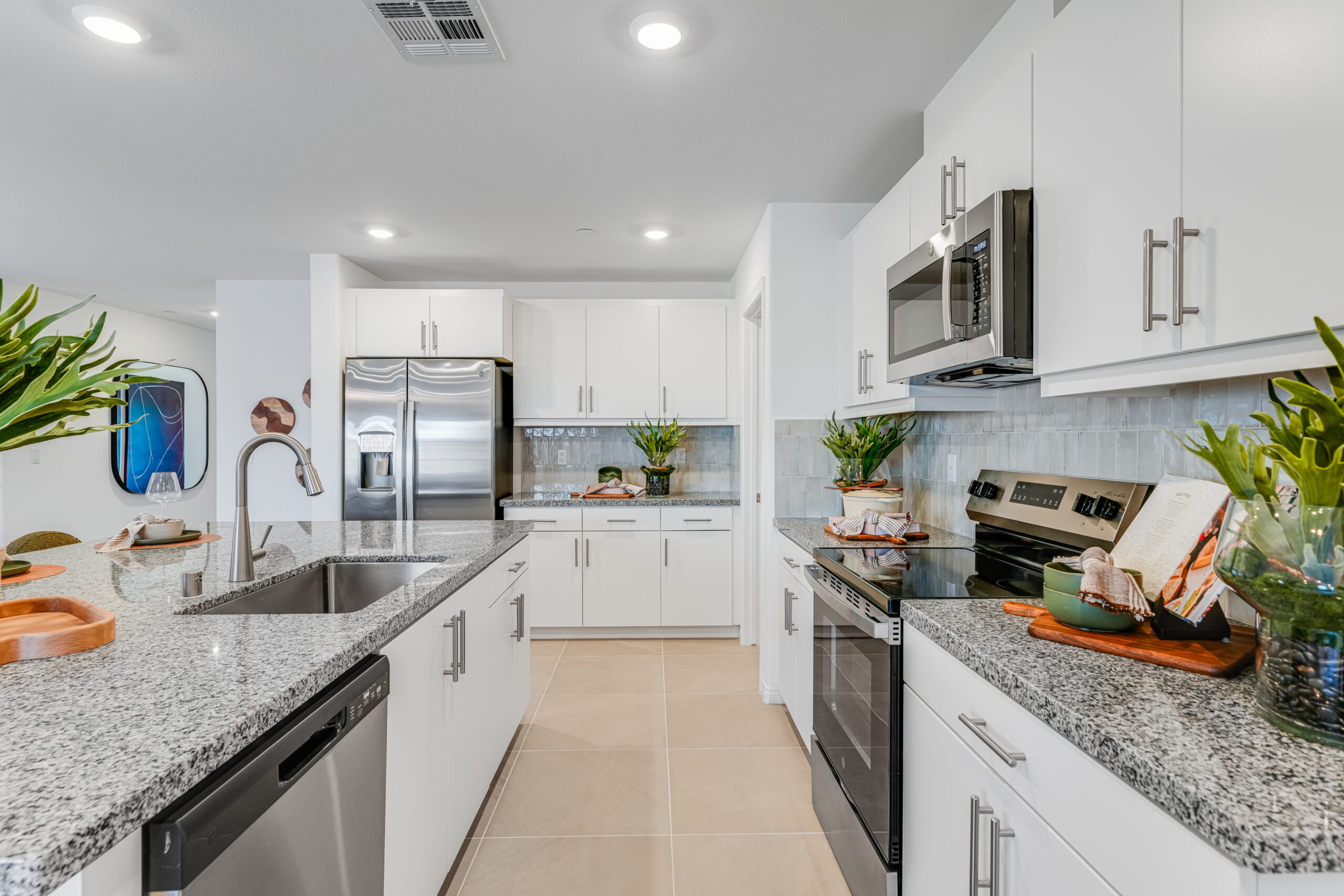 inl_overlook_emeraldridge_pic_res4_kitchen_2of3_f1-1-scaled-1 Overlook at Emerald Ridge kitchen