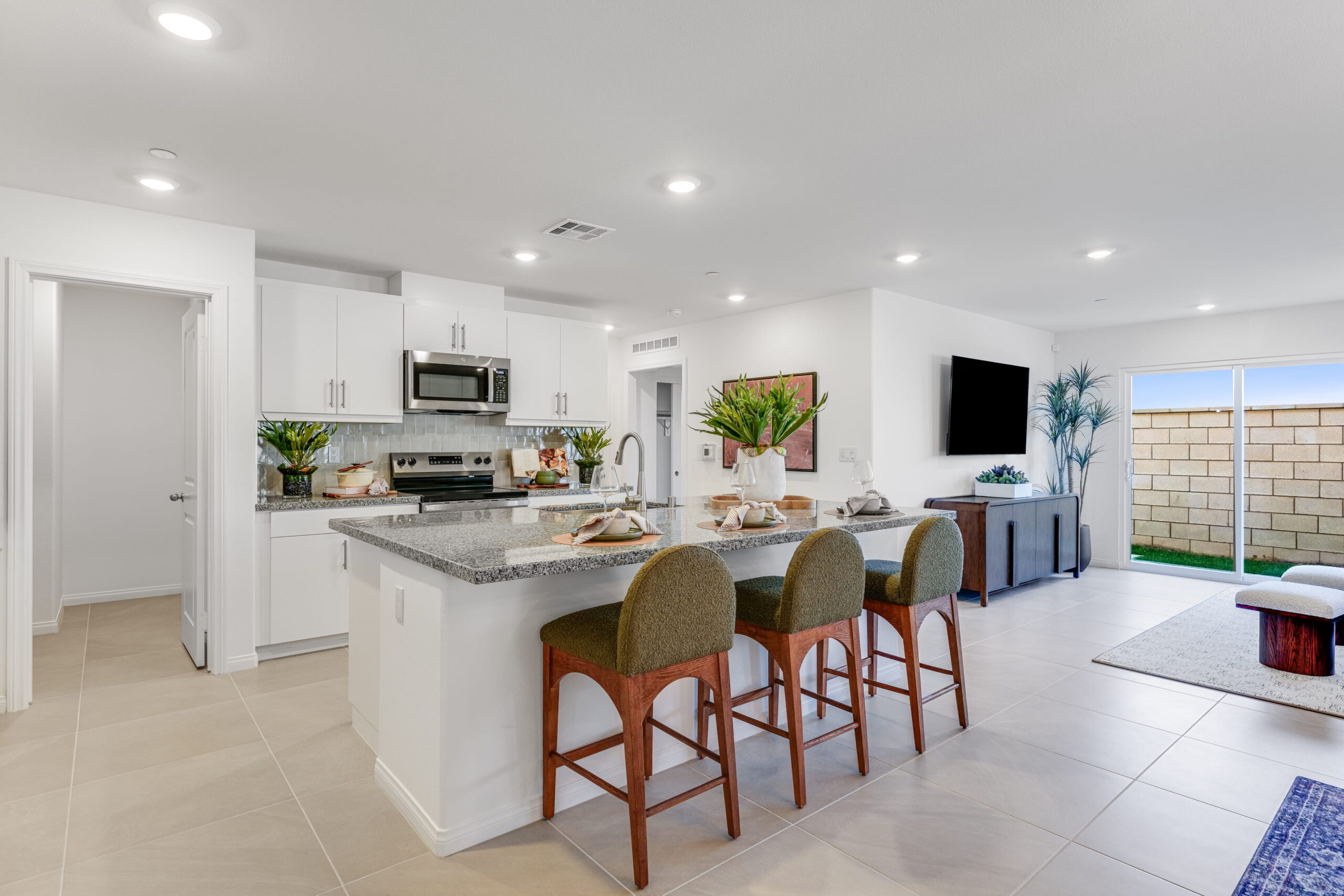 inl_overlook_emeraldridge_pic_res4_kitchen_3of3_f1-1-scaled-1 Overlook at Emerald Ridge kitchen