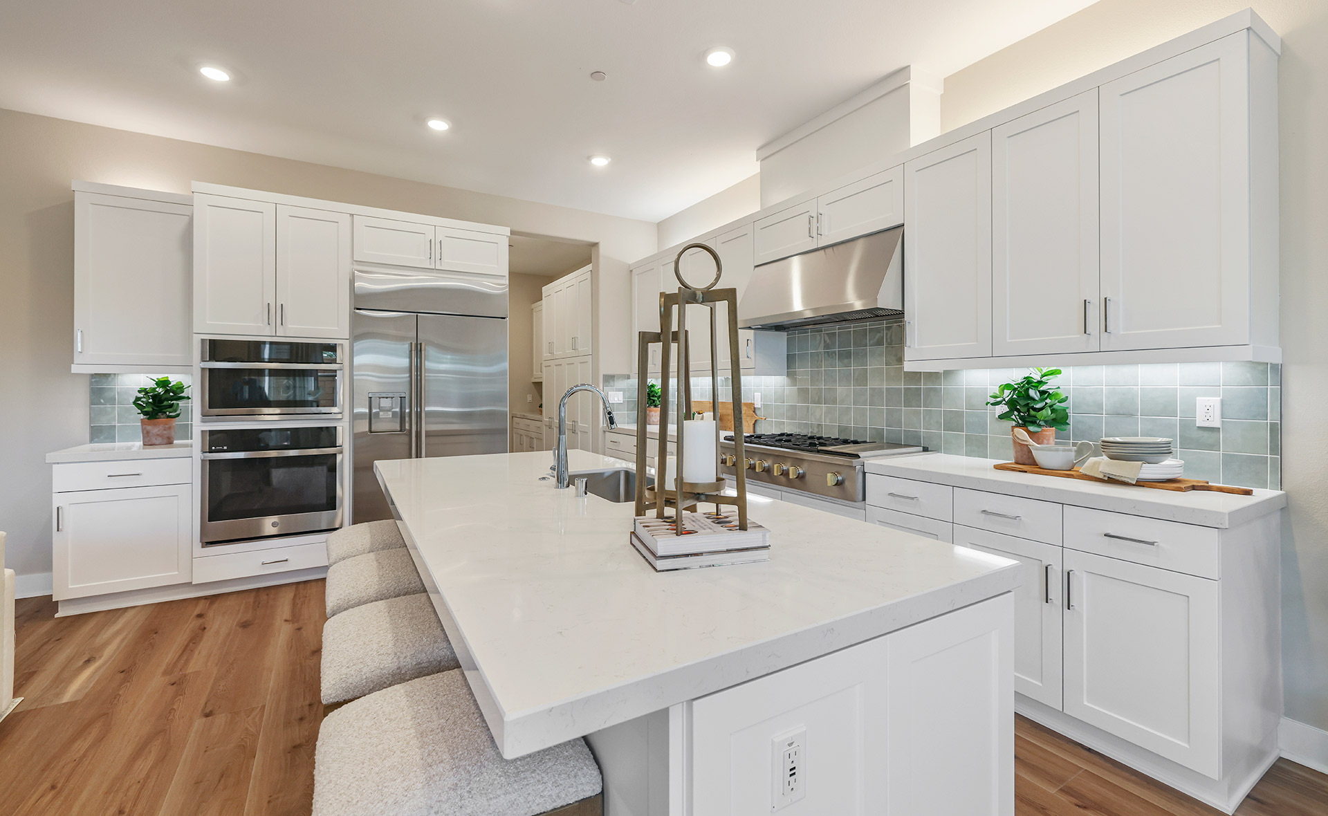 och_ridgeview_metroheights_pic_res2a_kitchen_6of10_f1 Ridgeview Metro Heights Kitchen