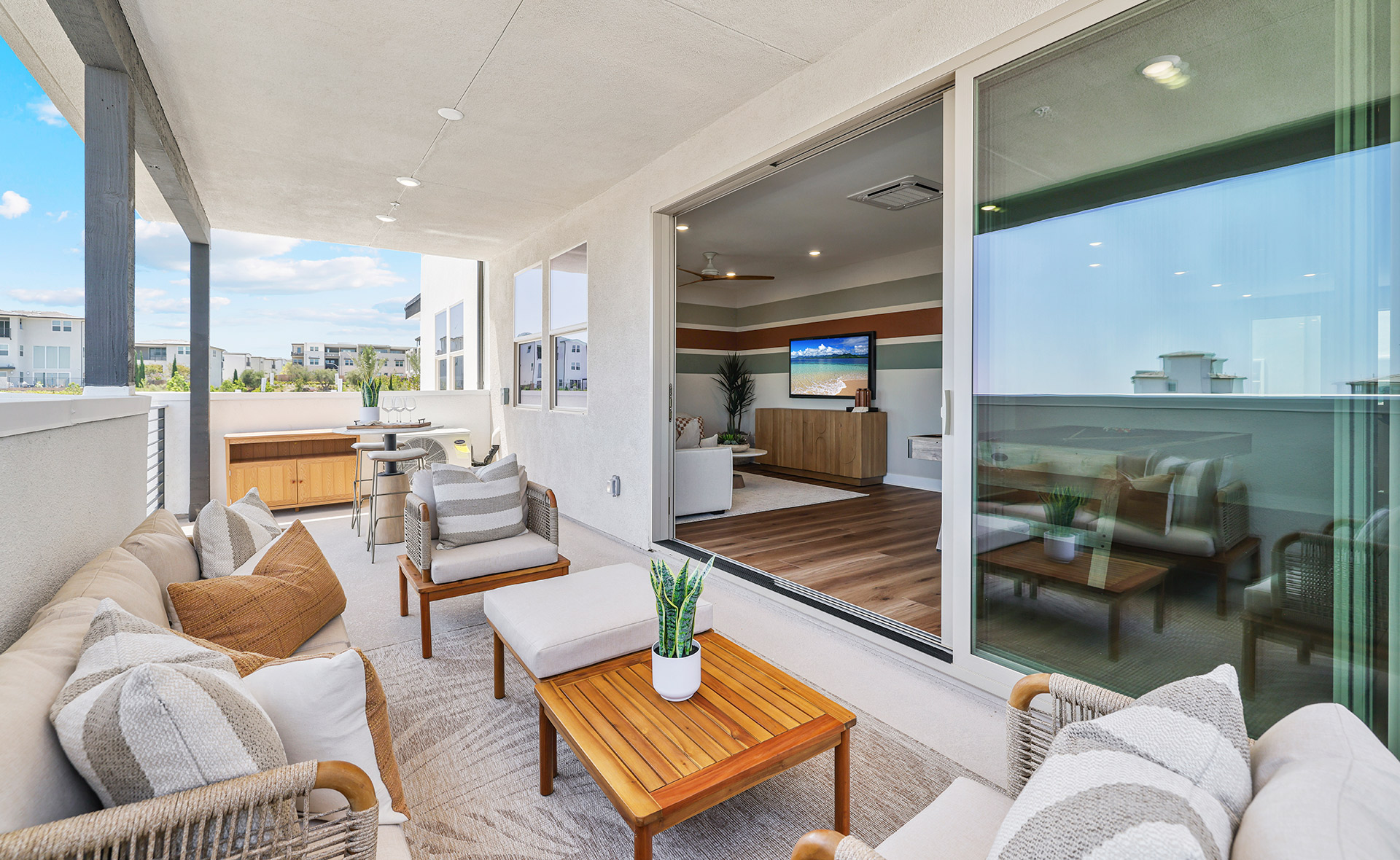 och_ridgeview_metroheights_pic_res2a_terrace_1of2_f3 Ridgeview Metro Heights Bonus room