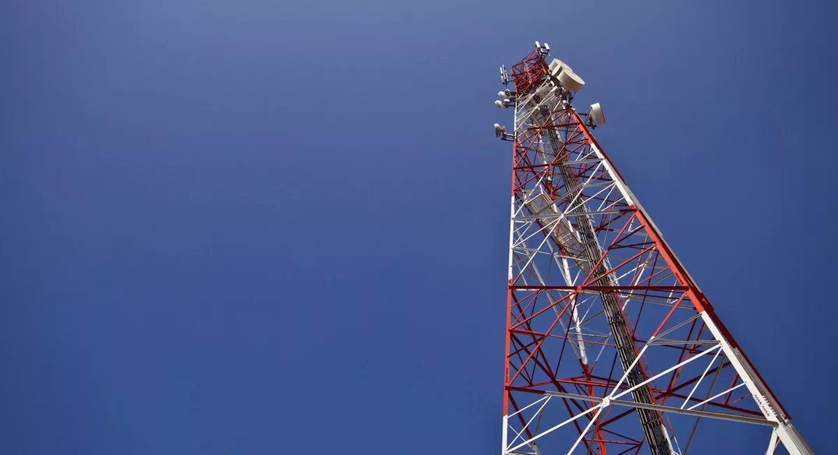 700 Mhz 700 Mhz / 700 МГц