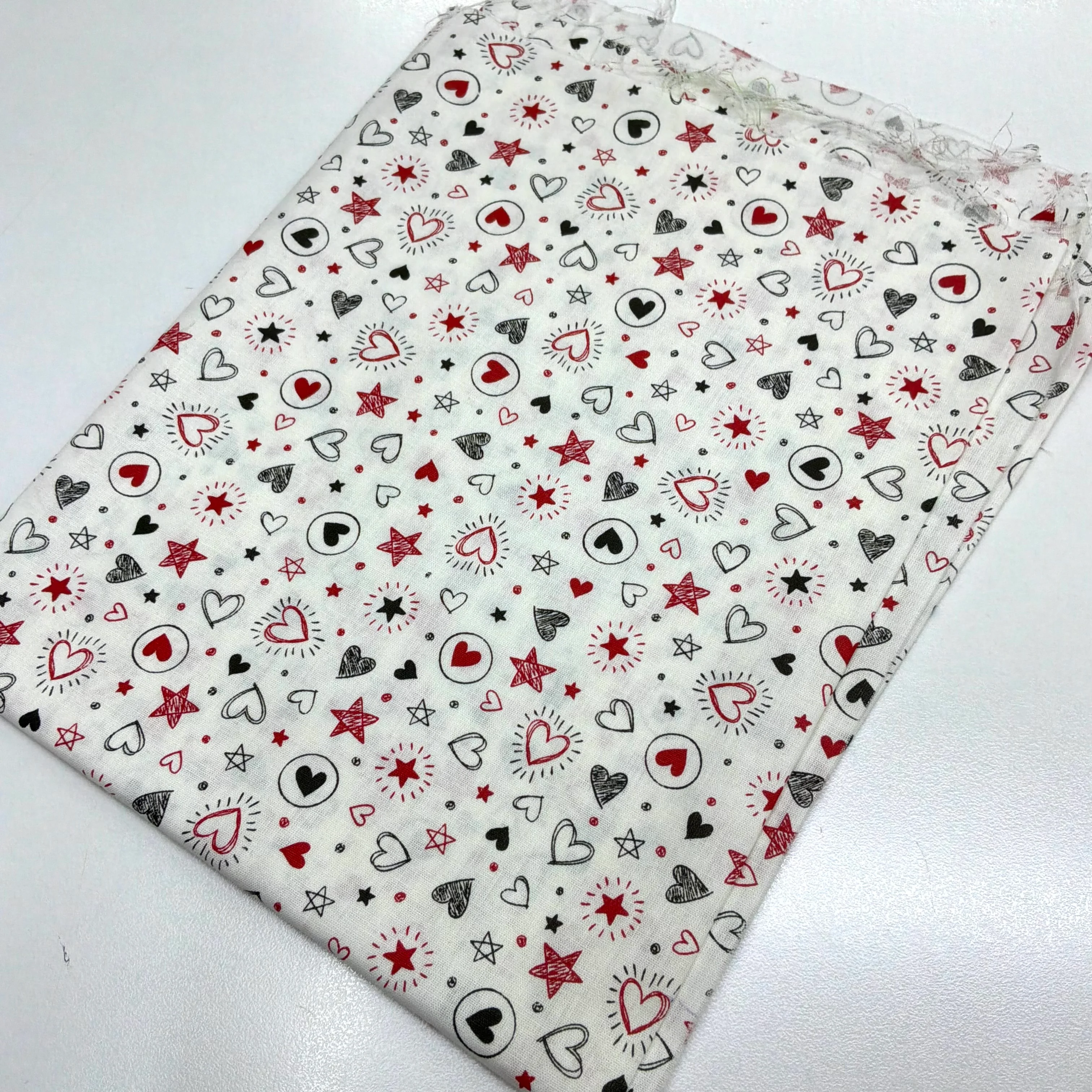 img-3434 Siyah Kırmızı Kalpler 50*80 Cm Parça Poplin Kumaş