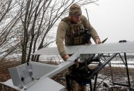militar-ucrania-drone-donetsk-e1771618993350